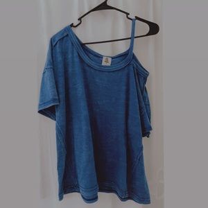 💙🤍 NWOT FREE PEOPLE SLOUCHY OFF THE SHOULDER TEE